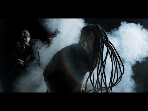 FLOU - Mi centro feat. Corvex (Video Oficial)