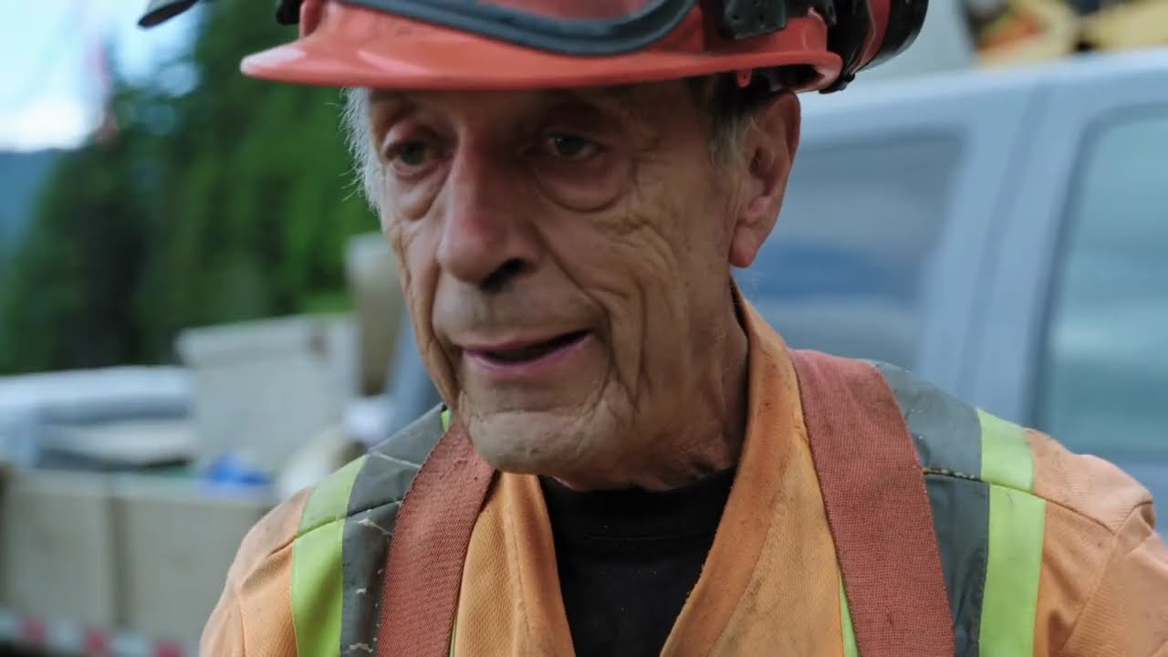 Timber Titans S2E01 | Off To The Races: Heli-Logging in a Community Forest