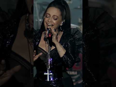 Arakain & Lucie Bílá - Cornouto #arakain #o2universum #cornouto