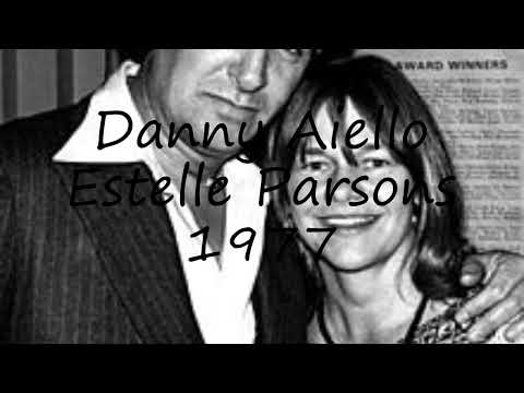 How to pronounce Danny Aiello  Estelle Parsons  1977 in Dutch?