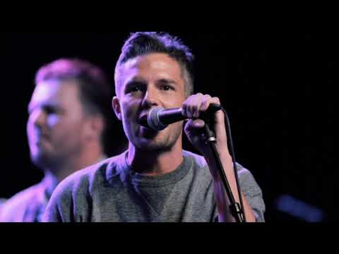 The Killers: Brandon Flowers - Got My Mind Set On You (Cover at George Fest)