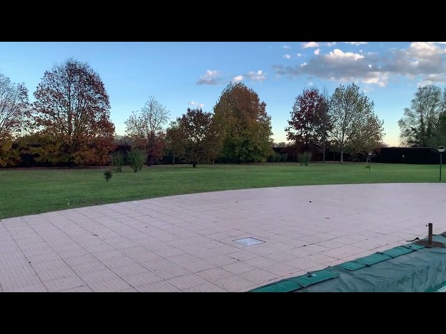 TRE LOCALI CON GIARDINO, BOX DOPPIO , POSTO AUTO E PISCINA