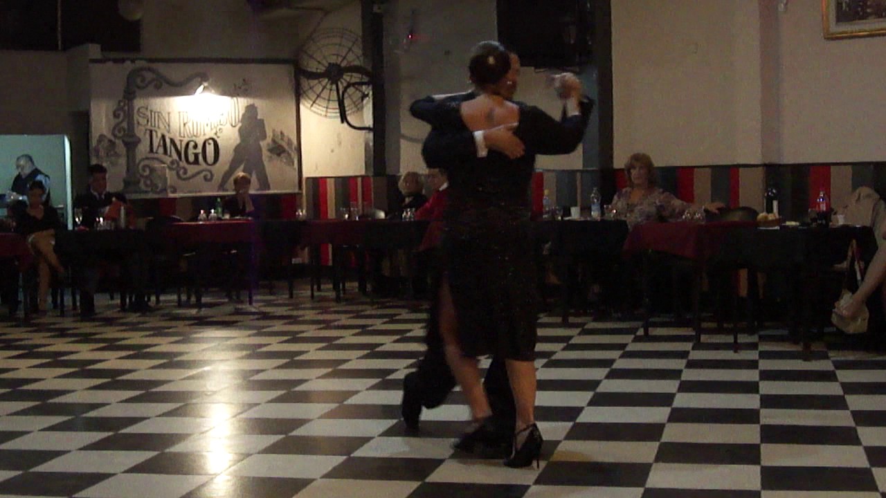 Sin Rumbo, bailan Florencia Daluisio y Martin Luna 2-3