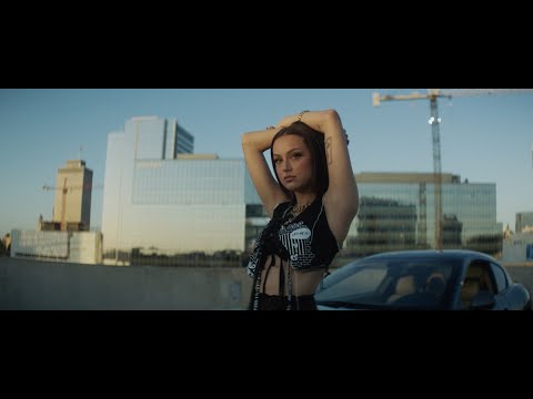 Bailey Bryan - Dark In The Morning [Official Video]