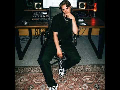 Maurice West vs. Crazy Frog - Shake The Room vs. Axel F (STVW & MountBlaq 2k17 Festival Edit)