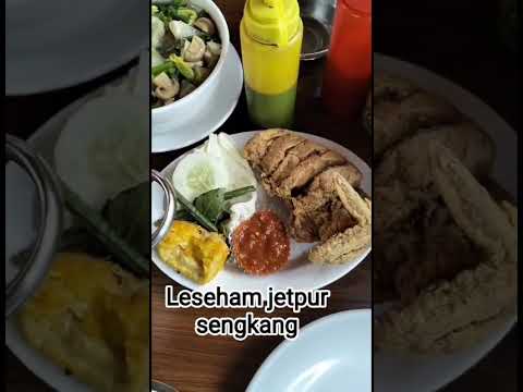 makan siang dulu di lesehan jetpur sengkang