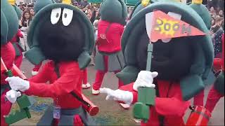 Alcalde de Villa Nueva Zurita en el desfile de Fieros