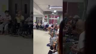 Re: [新聞] 老人極樂35秒片流出!爆乳妹「雙球蹭臉」