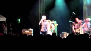 Guided by Voices "Doughnut For a Snowman" live @ Nelsonville