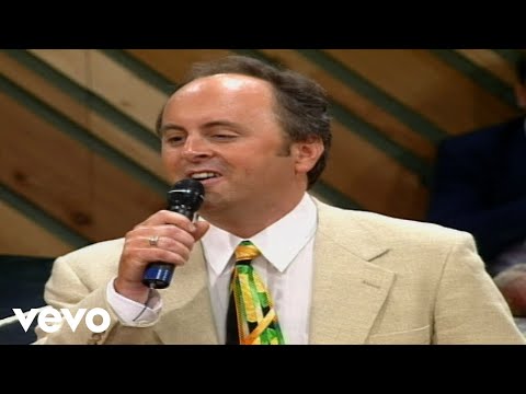 Bill & Gloria Gaither - I Kept On Praying [Live] ft. The Kevin Spencer Family