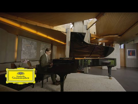 Deutsche Grammophon - DG and Víkingur Ólafsson