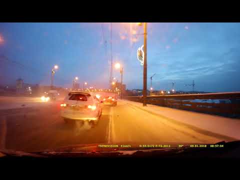 Массовое ДТП на мосту в Омске