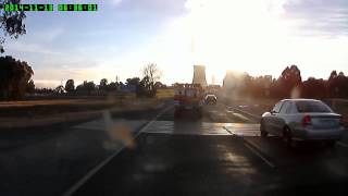 preview picture of video 'Traralgon Dashcam drving out of Fog 13 NOvember 2014'