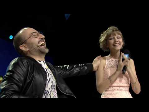 Grace VanderWaal - Two Stools with Spencer West (WE Day Interview)