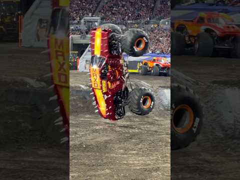 Red Max-D Double-Backflip! #MonsterJam #monstertruck #crash #jump #stunt #racing #motorsport