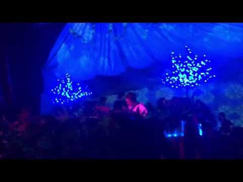 John Woods warming up for Rodriguez Jr. @ Bikini Barcelona 04.05.2019