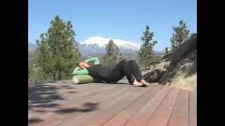 preview picture of video 'Foam Roller Exercises for Your Latissimus Dorsi'