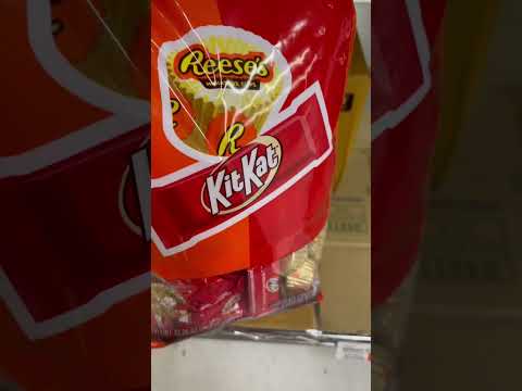 Miniature Size KitKat and Reese’s Party Bag #shorts #mini  #asmrsounds #chocolate #candy
