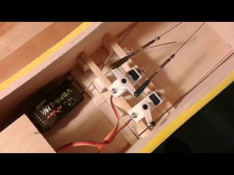 RC Tiger Moth pull-pull