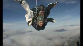 preview picture of video 'MY FIRST TANDEM SKYDIVE WITH FRANCIS MULLIN'