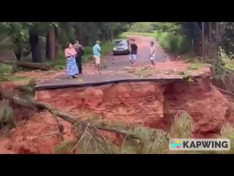 Cratera se abre após fortes chuvas na RJ 176 São Sebastião do Alto