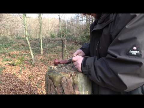 Feuer starten im Wald