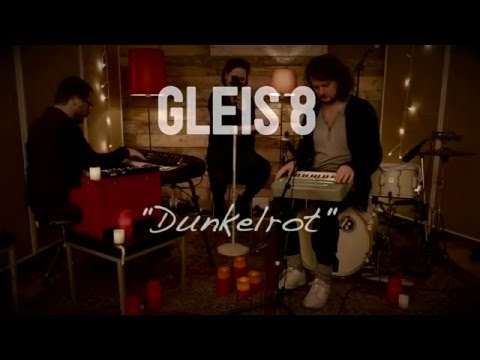 GLEIS 8 - Dunkelrot - Heiligabend
