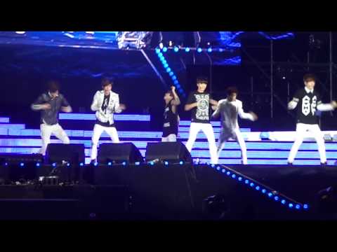 Janus(야누스)- Boyfriend Live @ Lotte Family Festival 2013