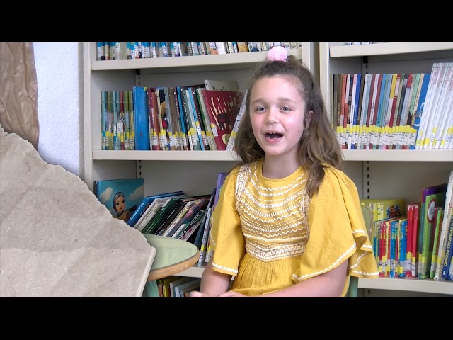 Vídeo relacionado con Xenia. No me toques los wasaps: Xenia, 3 (LITERATURA JUVENIL - Xenia)