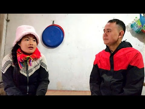 Phong was very confused when Hong advised him to get back together with his ex-girlfriend.