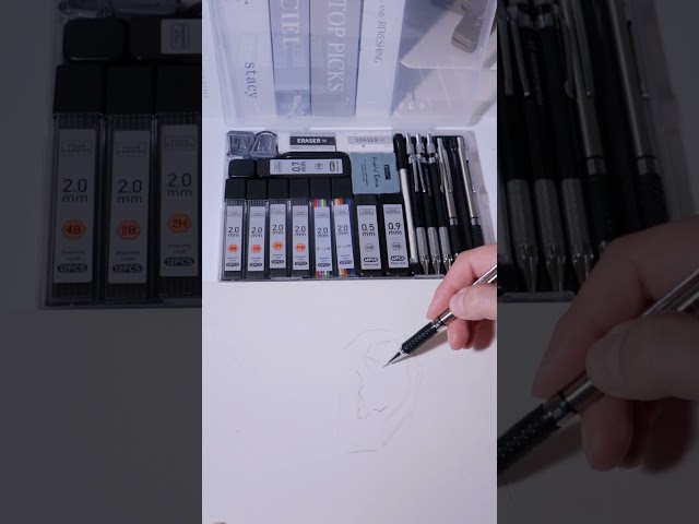 Vídeo relacionado con Four Candies 6 Portaminas Pastel 0,5 mm & 0,7 & 0,9 mm, Criterium Dibujo Lápices con 360 Minas HB, 3 Gomas y 9 Recambios de Goma, para Dibujo, los Bocetos