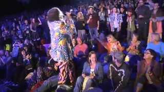 "Weird Al" Yankovic - "Tacky" Live v 2.0