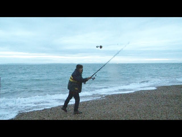 Beach Fishing Tips - Scavenging for Bait - Rigs, Tips, Tactics - Catch More Fish