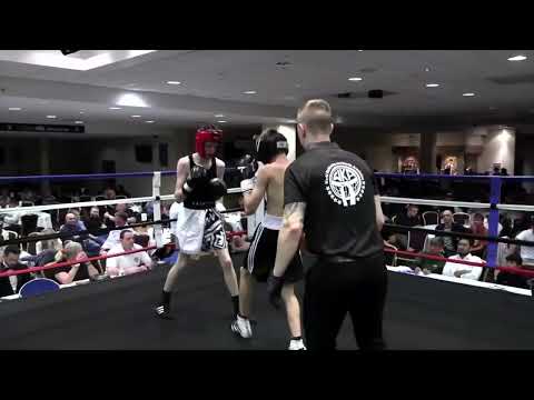 EDWARD MCMENEMY VS HAYDEN ROWE - FLYWEIGHT | RUMBLE AT THE RACECOURSE