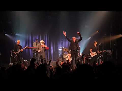 Cali - Alain Souchon / Irish music (Steve Wickham), La Machine du Moulin Rouge, Paris, November 2022