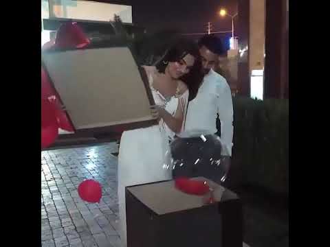 Предложение руки и сердца.парочка.любовь