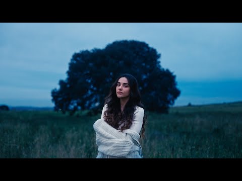 Kira Brown - Si no estás (Official Music Video)