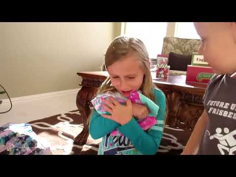 download lagu mp3 mp4 We Re Going To Disney Balloon, download lagu We Re Going To Disney Balloon gratis, unduh video klip We Re Going To Disney Balloon