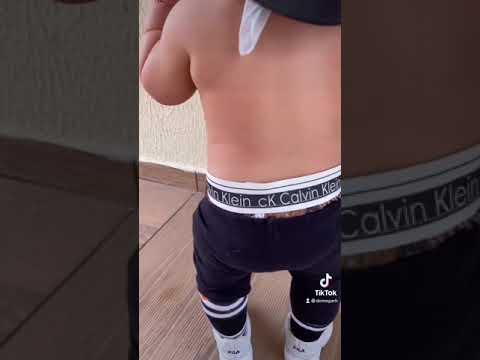 Abaixo o shortinho Dom Agarh