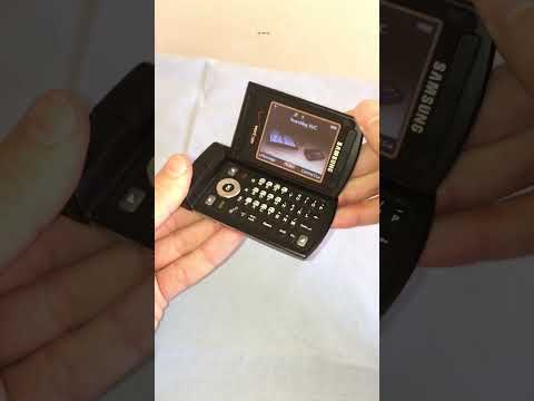 Vintage Flip Phone TRANSFORMS into a mini LAPTOP!!!...