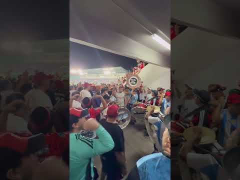 "Los Borrachos del Tablón de River Plate PTE en Santa Cruz de la Sierra Bolivia" Barra: Los Borrachos del Tablón &bull; Club: River Plate