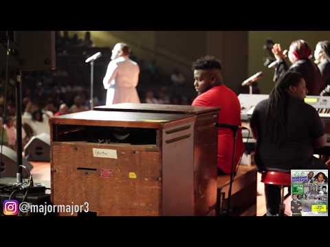 Mitchel Ford -  Amazing God