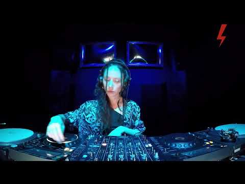 The Blue Oyster: Lady Speed Stick / 02.11 / 19 - 20