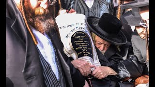 האדמו"ר מתולדות אברהם יצחק בכתיבת אותיות ס''ת במירון | Toladot Avraham Yitzchak