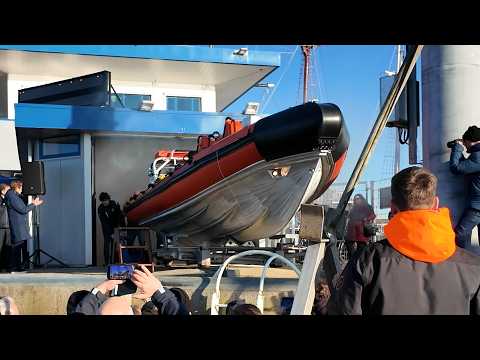 Liftsmart kraan voor de KNRM in actie - video