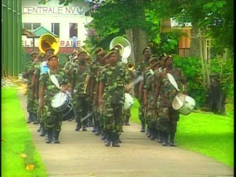 Iwan Esseboom & Peter Wolff - Officier (Official Video)