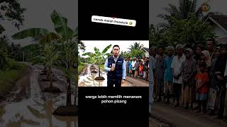 Download lagu warga desa protes jalan rusak dengan menanam pohon pisang di jalan #videolucu  #ai mp3 Download lagu warga desa protes jalan rusak dengan menanam pohon pisang di jalan #videolucu  #ai mp3