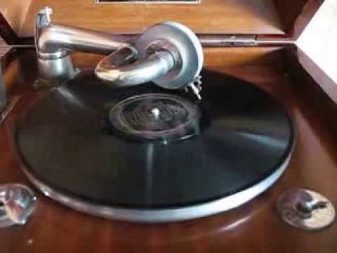 Tiburon, tango. Julio Pollera y su Orquesta Tipica