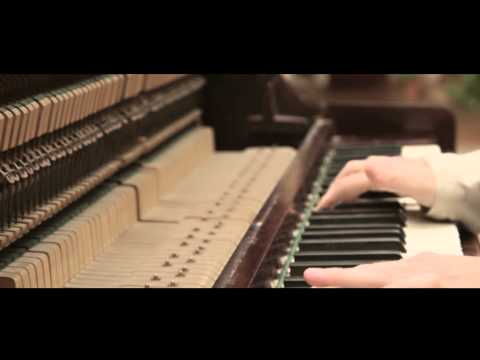 David Gómez (Pianist & Composer) - Growing in Andalusia (Official)
