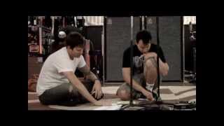 Tom Delonge playing Blink-182 and Boxcar Racer Songs Acoustic (Rare)